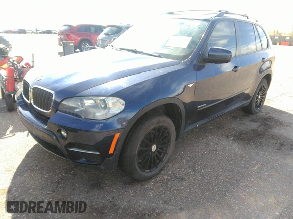 2012 BMW X5 35i с VIN 5UXZV4C5XCL749123, выставлен на аукционе IAAI как лот 41749728 с пробегом 124 193 миль миль и . История ставок и продаж доступна на DreamBid. Изображение 17.