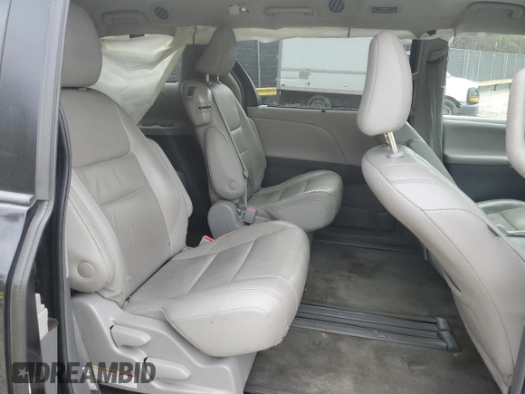 2018 Toyota Sienna XLE Auto Access Seat with VIN 5TDYZ3DC3JS934053, listed as a Copart auction lot 49900085 with 153,121 mi miles and Salvage title. Bid and sale history available at DreamBid. Image 12.