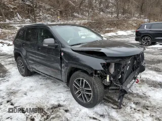 2021 Jeep Grand Cherokee Trailhawk with VIN 1C4RJFLT3MC581673, listed as a Copart auction lot 44993235 with 18,227 mi miles and Salvage Title. Bid and sale history available at carsss.com. Image 4.