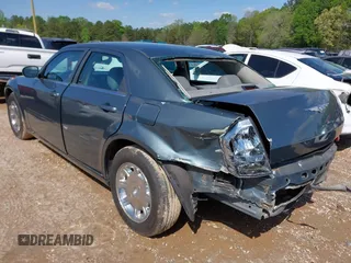 2005 Chrysler 300 with VIN 2C3AA53G35H157083, listed as a IAAI auction lot 41945392 with 192,215 mi miles. Bid and sale history available at carsss.com. Image 3.