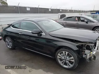 2019 Mercedes-Benz C 300 z VIN WDDWJ8DB6KF875249, wystawiony jako IAAI lot #42454994 z przebiegiem 51 013 mil mil oraz . Historia ofert i sprzedaży dostępna na DreamBid. Obrazek 14.