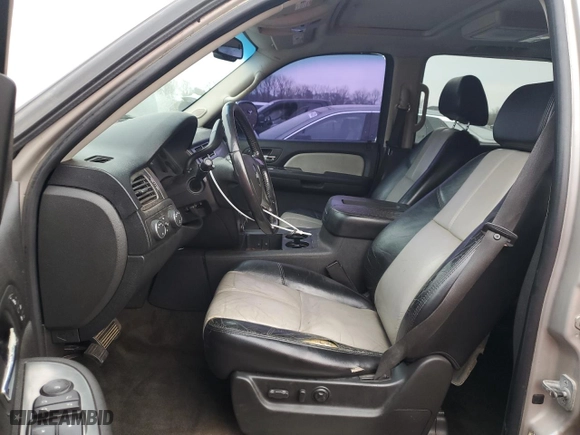 2007 Chevrolet Suburban LT with VIN 3GNFK16347G248390, listed as a Copart auction lot 44338025 with 322,147 mi miles and Salvage Title. Bid and sale history available at carsss.com. Image 7.