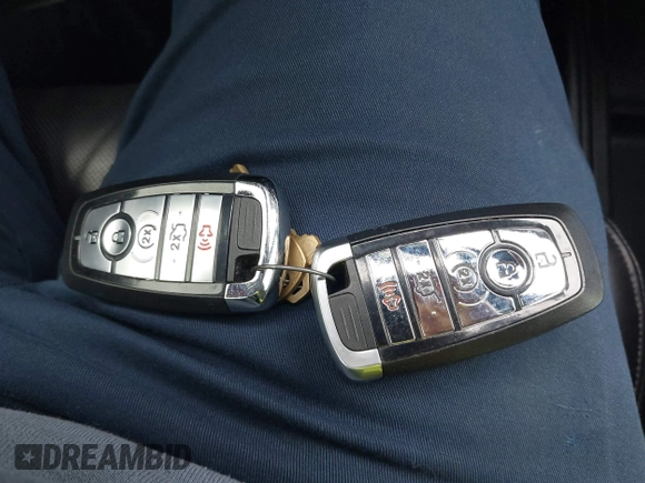 2021 Lincoln Navigator Reserve z VIN 5LMJJ2LT2MEL17430, wystawiony jako IAAI lot #41623672 z przebiegiem 21 706 mil mil oraz . Historia ofert i sprzedaży dostępna na DreamBid. Obrazek 11.