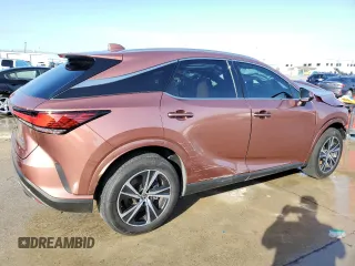 2024 Lexus RX 350 z VIN JTJCHMAA0R2013642, wystawiony jako Copart lot #85013634 z przebiegiem 5 604 mil mil oraz Szkoda całkowita • Salvage title. Historia ofert i sprzedaży dostępna na DreamBid. Obrazek 3.