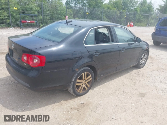 2006 Volkswagen Jetta 2.5L с VIN 3VWSF81K46M786118, выставлен на аукционе IAAI как лот 42700528 с пробегом 213 569 миль миль и . История ставок и продаж доступна на DreamBid. Изображение 4.