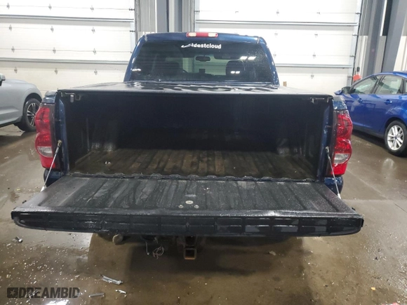 2005 Chevrolet Silverado 1500 Z71 with VIN 2GCEK13T651397043, listed as a Copart auction lot 43933165 with 192,394 mi miles and Salvage Title. Bid and sale history available at carsss.com. Image 6.