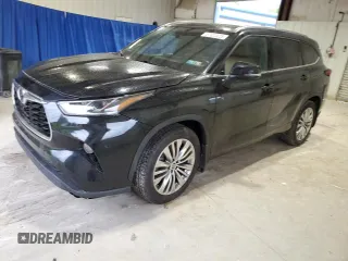 2022 Toyota Highlander Platinum with VIN 5TDFZRBH2NS204097, listed as a Copart auction lot 57033025 with 87,112 mi miles and Salvage title. Bid and sale history available at DreamBid. Image 1.
