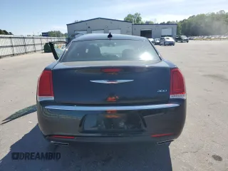 2018 Chrysler 300 Touring z VIN 2C3CCAAG7JH315532, wystawiony jako Copart lot #53404095 z przebiegiem 124 754 mil mil oraz Szkoda całkowita • Salvage title. Historia ofert i sprzedaży dostępna na DreamBid. Obrazek 6.