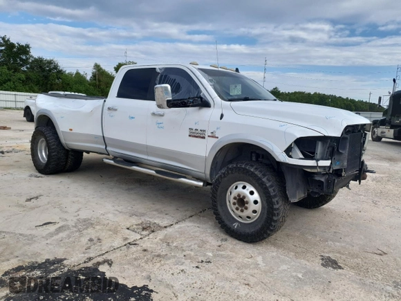 2015 Ram 3500 Laramie with VIN 3C63RRJL2FG661749, listed as a Copart auction lot 71062544 with 126,775 mi miles and Salvage Title. Bid and sale history available at carsss.com. Image 4.