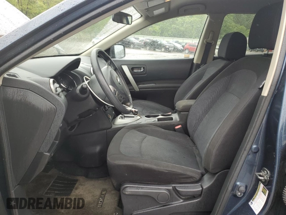 2015 Nissan Rogue S z VIN JN8AS5MV8FW254924, wystawiony jako Copart lot #57020965 z przebiegiem 121 935 mil mil oraz Szkody całkowita. Historia ofert i sprzedaży dostępna na DreamBid. Obrazek 7.