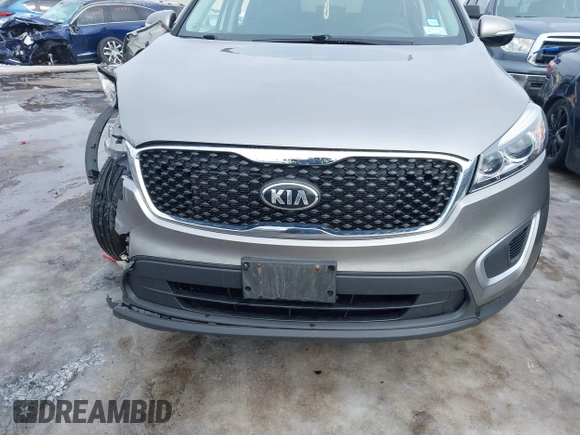 2018 Kia Sorento LX with VIN 5XYPGDA3XJG407247, listed as a IAAI auction lot 41639631 with 127,327 mi miles. Bid and sale history available at carsss.com. Image 12.
