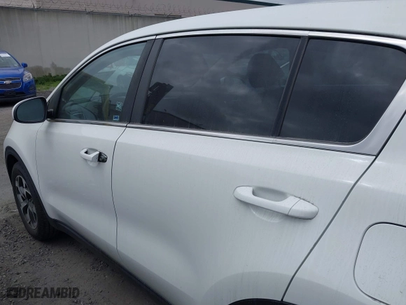 2020 Kia Sportage LX with VIN KNDPM3AC5L7736800, listed as a IAAI auction lot 41757962 with 55,792 mi miles. Bid and sale history available at carsss.com. Image 15.