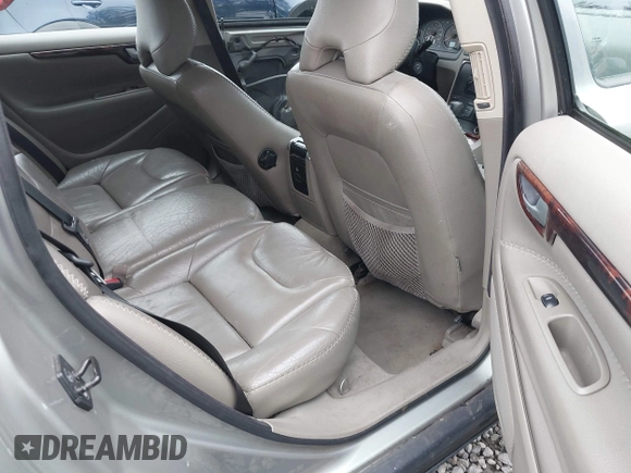 2005 Volvo XC70 with VIN YV1SZ592151195652, listed as a IAAI auction lot 42125275 with 183,928 mi miles and . Bid and sale history available at DreamBid. Image 8.