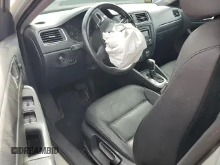 2011 Volkswagen Jetta SE z VIN 3VWDZ7AJXBM110445, wystawiony jako Copart lot #86899864 z przebiegiem Nie podano mil oraz Nie do naprawy • Non repairable. Historia ofert i sprzedaży dostępna na DreamBid. Obrazek 7.