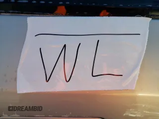 2017 Aston Martin DB11 z VIN SCFRMFAV6HGL00560, wystawiony jako Copart lot #62420112 z przebiegiem Nie podano mil oraz . Historia ofert i sprzedaży dostępna na DreamBid. Obrazek 9.