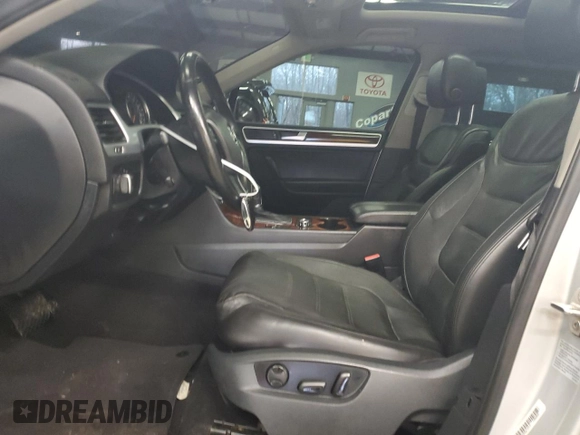 2012 Volkswagen Touareg Exec with VIN WVGEF9BP9CD009937, listed as a Copart auction lot 84596364 with 97,431 mi miles and Clean Title. Bid and sale history available at DreamBid. Image 7.
