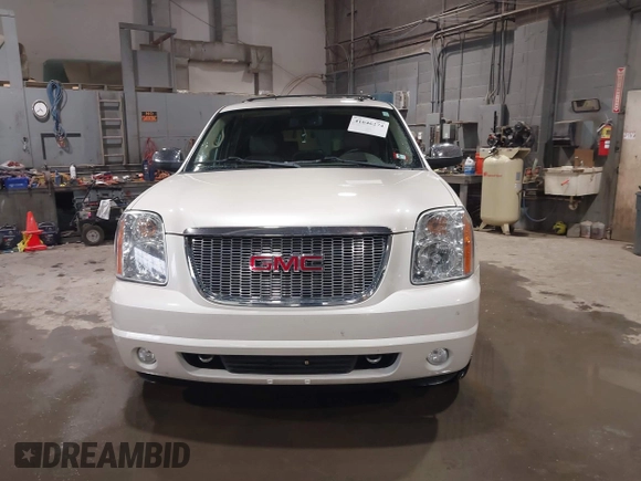 2013 GMC Yukon XL SLT with VIN 1GKS2KE76DR370332, listed as a IAAI auction lot 41646274 with 171,759 mi miles. Bid and sale history available at carsss.com. Image 12.