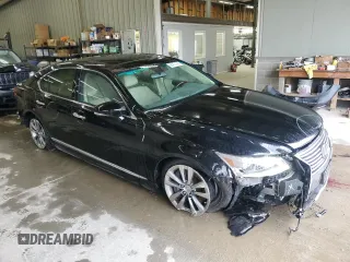 2013 Lexus LS 460 z VIN JTHCL5EF2D5016819, wystawiony jako Copart lot #56473145 z przebiegiem 102 293 mil mil oraz Szkody całkowita. Historia ofert i sprzedaży dostępna na DreamBid. Obrazek 4.