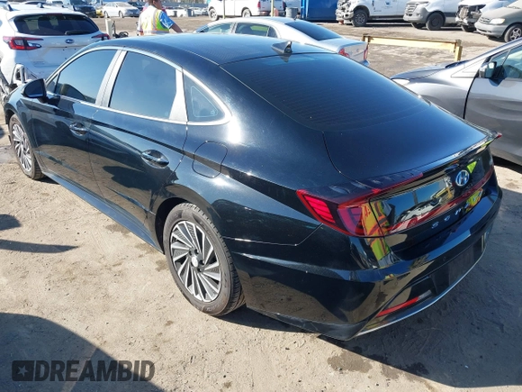 2021 Hyundai Sonata Hybrid Limited with VIN KMHL54JJ0MA017423, listed as a IAAI auction lot 41637455 with 39,555 mi miles. Bid and sale history available at carsss.com. Image 3.