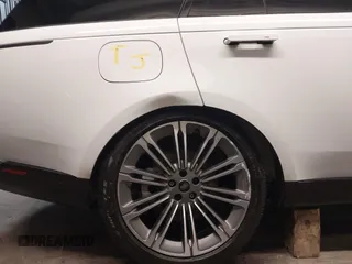 2025 Land Rover Range Rover SE z VIN SALKPBFU1SA280561, wystawiony jako IAAI lot #41487938 z przebiegiem 342 mil mil oraz . Historia ofert i sprzedaży dostępna na DreamBid. Obrazek 18.