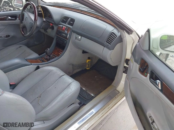 2002 Mercedes-Benz CLK-Class with VIN WDBLK65G72T110575, listed as a IAAI auction lot 41950872 with 171,928 mi miles. Bid and sale history available at carsss.com. Image 5.