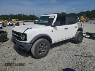 2022 Ford Bronco z VIN 1FMDE5BH9NLA85327, wystawiony jako Copart lot #55226665 z przebiegiem 41 620 mil mil oraz Szkoda całkowita • Salvage title. Historia ofert i sprzedaży dostępna na DreamBid. Obrazek 1.
