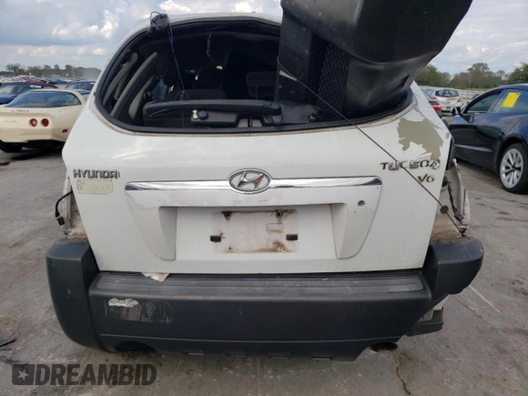 2007 Hyundai Tucson SE with VIN KM8JN12D77U631936, listed as a Copart auction lot 73981684 with 0 mi miles and Non Repairable. Bid and sale history available at carsss.com. Image 6.