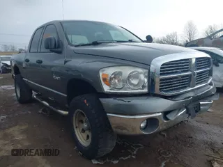 2008 Dodge Ram 1500 SLT with VIN 1D7HU18N18S535602, listed as a IAAI auction lot 41941736 with 197,730 mi miles. Bid and sale history available at carsss.com. Image 1.
