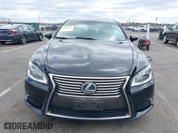 2017 Lexus LS 460 z VIN JTHCL5EF2H5028166, wystawiony jako IAAI lot #42049415 z przebiegiem 205 982 mil mil oraz . Historia ofert i sprzedaży dostępna na DreamBid. Obrazek 12.