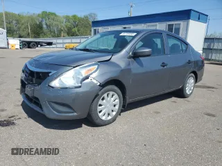 2016 Nissan Versa S z VIN 3N1CN7AP4GL883541, wystawiony jako Copart lot #55755095 z przebiegiem 69 133 mil mil oraz Szkoda całkowita • Salvage title. Historia ofert i sprzedaży dostępna na DreamBid. Obrazek 1.