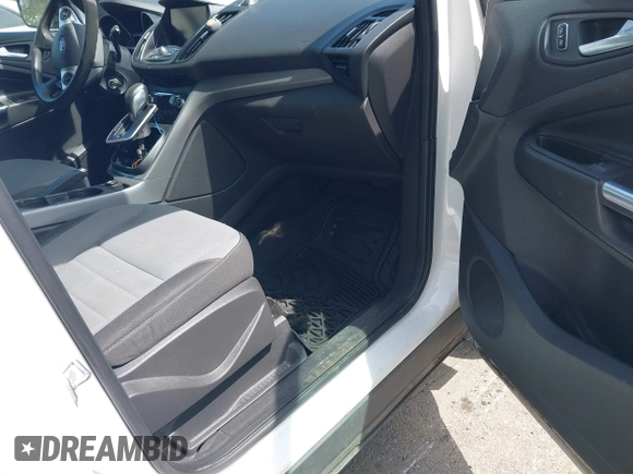 2013 Ford Escape SE with VIN 1FMCU9GXXDUD63179, listed as a IAAI auction lot 42017993 with 72,410 mi miles. Bid and sale history available at carsss.com. Image 5.