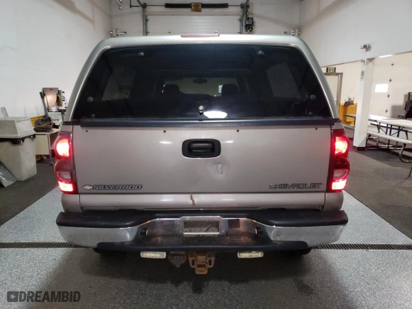 2003 Chevrolet Silverado 1500HD LS with VIN 1GCGK13U53F120908, listed as a Copart auction lot 47984645 with 225,217 mi miles and Clean Title. Bid and sale history available at carsss.com. Image 6.