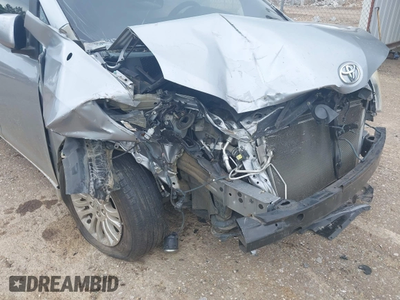 2012 Toyota Sienna XLE AAS с VIN 5TDYK3DC8CS276589, выставлен на аукционе IAAI как лот 42252242 с пробегом 221 618 миль миль и . История ставок и продаж доступна на DreamBid. Изображение 18.