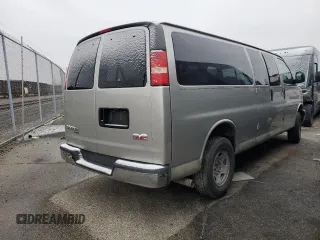 2006 GMC Savana with VIN 1GJHG39U461235938, listed as a Copart auction lot 43977635 with Not Provided miles and Clean Title. Bid and sale history available at carsss.com. Image 3.