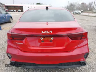 2023 Kia Forte LXS z VIN 3KPF24AD4PE522726, wystawiony jako IAAI lot #41744515 z przebiegiem 13 233 mil mil oraz . Historia ofert i sprzedaży dostępna na DreamBid. Obrazek 16.