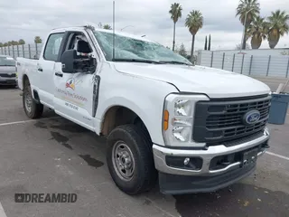 2024 Ford F-250 XL z VIN 1FT7W2BA5REE03728, wystawiony jako IAAI lot #41872062 z przebiegiem 21 112 mil mil oraz . Historia ofert i sprzedaży dostępna na DreamBid. Obrazek 1.