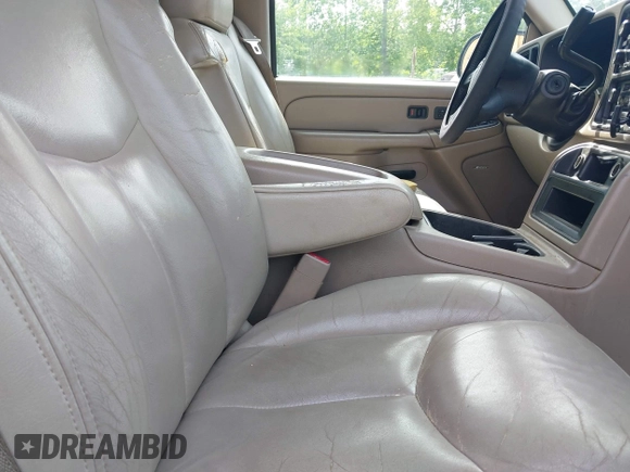2005 Chevrolet Tahoe Z71 with VIN 1GNEC13T45R101304, listed as a IAAI auction lot 42229835 with 318,175 mi miles and . Bid and sale history available at DreamBid. Image 5.