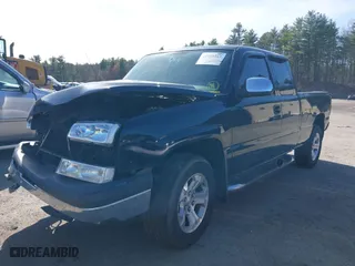 2006 Chevrolet Silverado 1500 LT1 with VIN 1GCEK19V46Z197439, listed as a IAAI auction lot 41951363 with 85,043 mi miles. Bid and sale history available at carsss.com. Image 2.