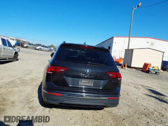 2022 Volkswagen Tiguan S with VIN 3VV0B7AX8NM109097, listed as a IAAI auction lot 41357488 with 67,492 mi miles. Bid and sale history available at carsss.com. Image 16.