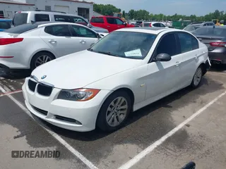 2007 BMW 3 Series 328i z VIN WBAVA33547KX83556, wystawiony jako IAAI lot #42302137 z przebiegiem 108 686 mil mil oraz . Historia ofert i sprzedaży dostępna na DreamBid. Obrazek 2.