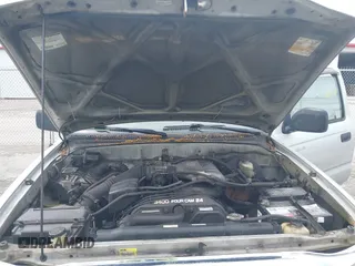 2003 Toyota Tacoma PreRunner z VIN 5TEGN92N83Z199770, wystawiony jako IAAI lot #42421500 z przebiegiem 434 572 mil mil oraz . Historia ofert i sprzedaży dostępna na DreamBid. Obrazek 10.