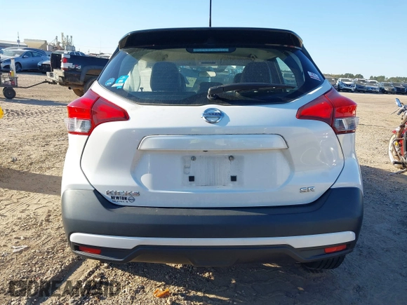 2018 Nissan Kicks S with VIN 3N1CP5CU1JL545913, listed as a IAAI auction lot 41011464 with 101,743 mi miles. Bid and sale history available at carsss.com. Image 16.