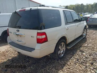 2010 Ford Expedition Limited z VIN 1FMJU1K56AEB54722, wystawiony jako IAAI lot #41926120 z przebiegiem 228 938 mil mil oraz . Historia ofert i sprzedaży dostępna na DreamBid. Obrazek 4.