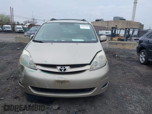 2008 Toyota Sienna XLE with VIN 5TDZK22C78S119628, listed as a IAAI auction lot 41917650 with 196,876 mi miles. Bid and sale history available at carsss.com. Image 12.