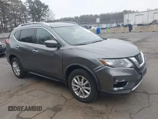 2020 Nissan Rogue SV z VIN JN8AT2MV8LW114802, wystawiony jako IAAI lot #41983759 z przebiegiem 40 224 mil mil oraz . Historia ofert i sprzedaży dostępna na DreamBid. Obrazek 1.