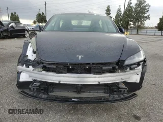 2024 Tesla Model 3 z VIN 5YJ3E1EA3RF864786, wystawiony jako Copart lot #48221855 z przebiegiem 1 750 mil mil oraz Szkoda całkowita • Salvage title. Historia ofert i sprzedaży dostępna na DreamBid. Obrazek 5.