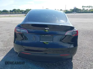 2024 Tesla Model Y z VIN 7SAYGDED6RF191135, wystawiony jako IAAI lot #41790922 z przebiegiem 17 154 mil mil oraz . Historia ofert i sprzedaży dostępna na DreamBid. Obrazek 16.