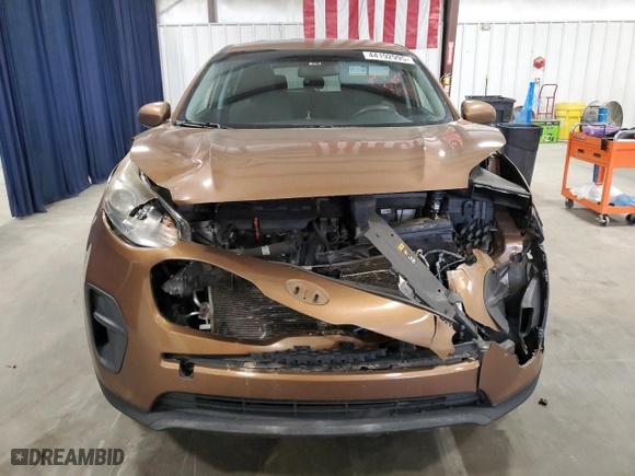 2019 Kia Sportage LX with VIN KNDPM3AC0K7572693, listed as a Copart auction lot 44192995 with 127737 miles and Salvage Title. Bid and sale history available at carsss.com. Image 5.