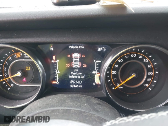2018 Jeep Wrangler Unlimited Sahara z VIN 1C4HJXEN6JW332956, wystawiony jako IAAI lot #41477681 z przebiegiem 97 446 mil mil oraz . Historia ofert i sprzedaży dostępna na DreamBid. Obrazek 7.