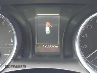 2019 Toyota Camry LE z VIN 4T1B11HK7KU687261, wystawiony jako IAAI lot #42016114 z przebiegiem 123 007 mil mil oraz . Historia ofert i sprzedaży dostępna na DreamBid. Obrazek 15.